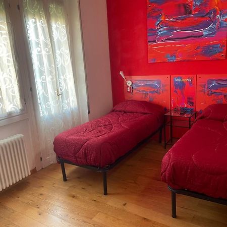 Rooms Of Love Pavie Extérieur photo